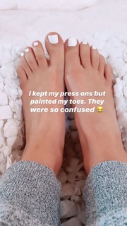 Aaryn Gries feet photo 10