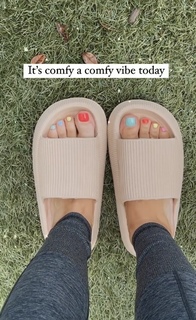 Aaryn Gries feet photo 18