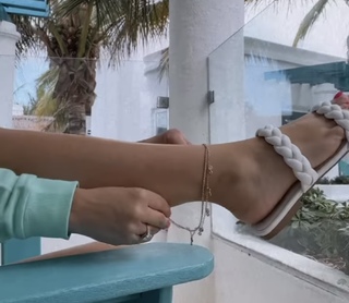 Aaryn Gries feet photo 4