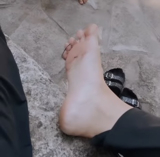 Aaryn Gries feet photo 13