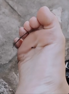 Aaryn Gries feet photo 11