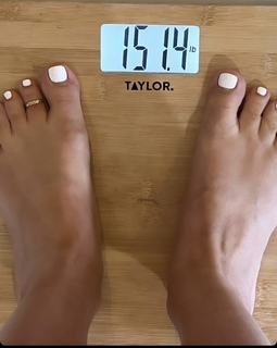 Aaryn Gries feet photo 15