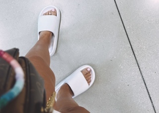 Aaryn Gries feet photo 11