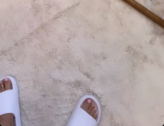 Aaryn Gries feet photo 9
