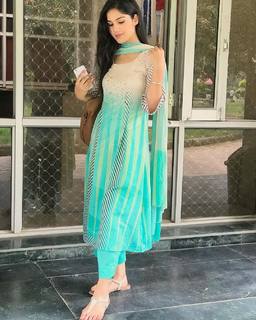 Aaveera Singh Masson feet photo 12