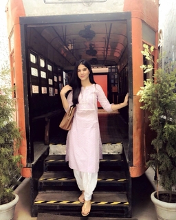 Aaveera Singh Masson feet photo 19