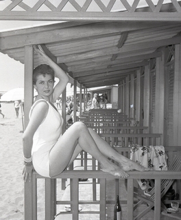 Abbe Lane feet photo 9