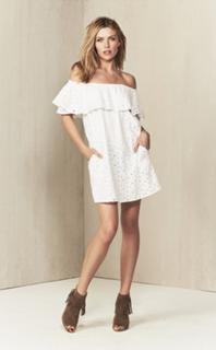 Abbey Clancy feet photo thumbnail