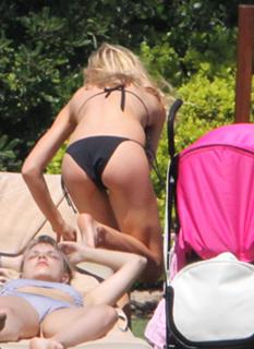 Abbey Clancy feet photo thumbnail