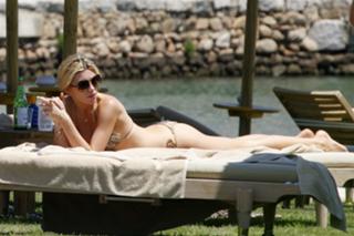 Abbey Clancy feet photo thumbnail