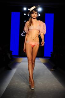 Abbey Lee feet photo thumbnail