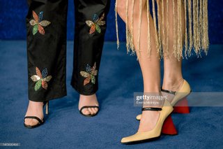 Abbi Jacobson feet photo 1
