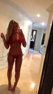 Abbi Summers feet photo 3