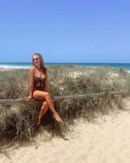 Abbie Chatfield feet photo 1