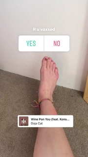 Abbie Chatfield feet photo 6