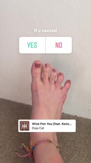Abbie Chatfield feet photo 5