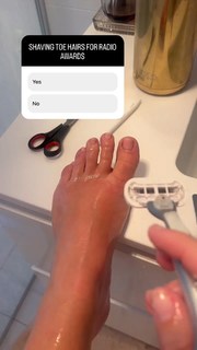 Abbie Chatfield feet photo 3