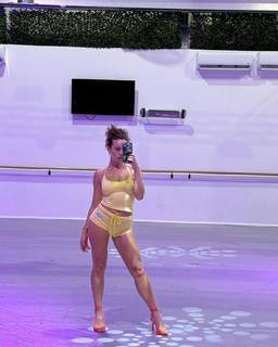 Abbie Chatfield feet photo 9