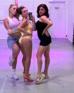 Abbie Chatfield feet photo 8