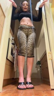 Abbie Chatfield feet photo 4