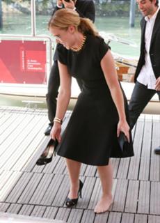 Abbie Cornish feet photo thumbnail