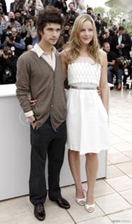 Abbie Cornish feet photo thumbnail