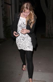 Abbie Cornish feet photo thumbnail
