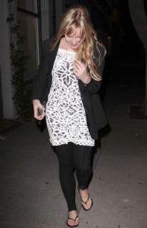 Abbie Cornish feet photo thumbnail