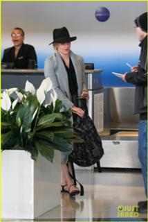 Abbie Cornish feet photo thumbnail
