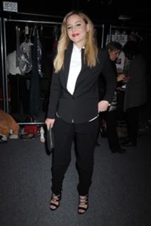 Abbie Cornish feet photo thumbnail