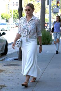 Abbie Cornish feet photo thumbnail