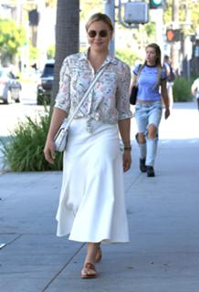 Abbie Cornish feet photo thumbnail