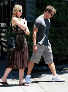 Abbie Cornish feet photo thumbnail