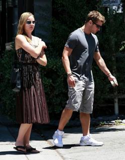 Abbie Cornish feet photo thumbnail