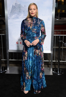 Abbie Cornish feet photo thumbnail