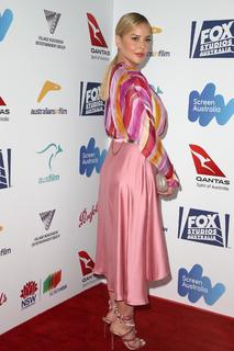 Abbie Cornish feet photo thumbnail