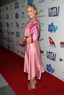 Abbie Cornish feet photo thumbnail