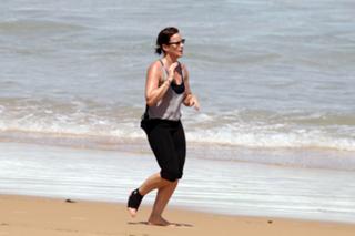 Abbie Cornish feet photo thumbnail