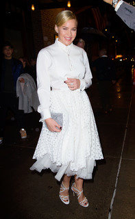 Abbie Cornish feet photo thumbnail