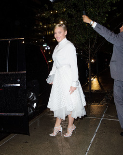 Abbie Cornish feet photo thumbnail