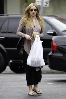Abbie Cornish feet photo thumbnail