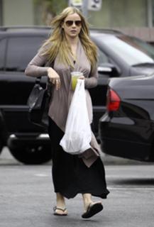 Abbie Cornish feet photo thumbnail