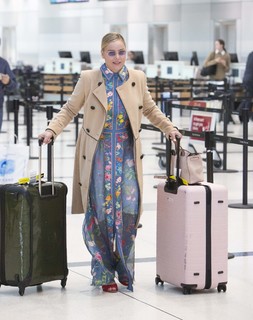 Abbie Cornish feet photo thumbnail