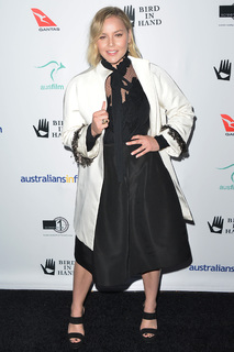 Abbie Cornish feet photo thumbnail