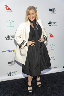 Abbie Cornish feet photo thumbnail