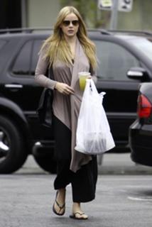 Abbie Cornish feet photo thumbnail