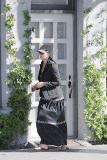 Abbie Cornish feet photo thumbnail