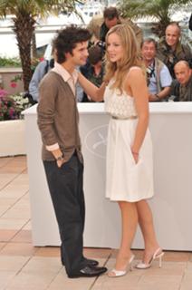 Abbie Cornish feet photo thumbnail