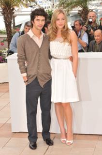 Abbie Cornish feet photo thumbnail