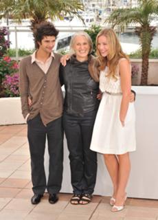 Abbie Cornish feet photo thumbnail